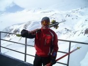 Инструктор по горным лыжам Владимир Шумейко