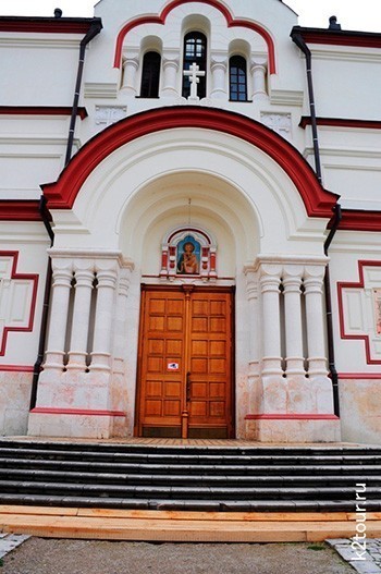 Новоафонский монастырь вход справа