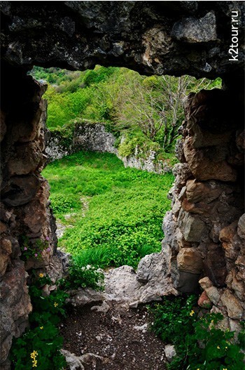 окно из крепости Абахуаца