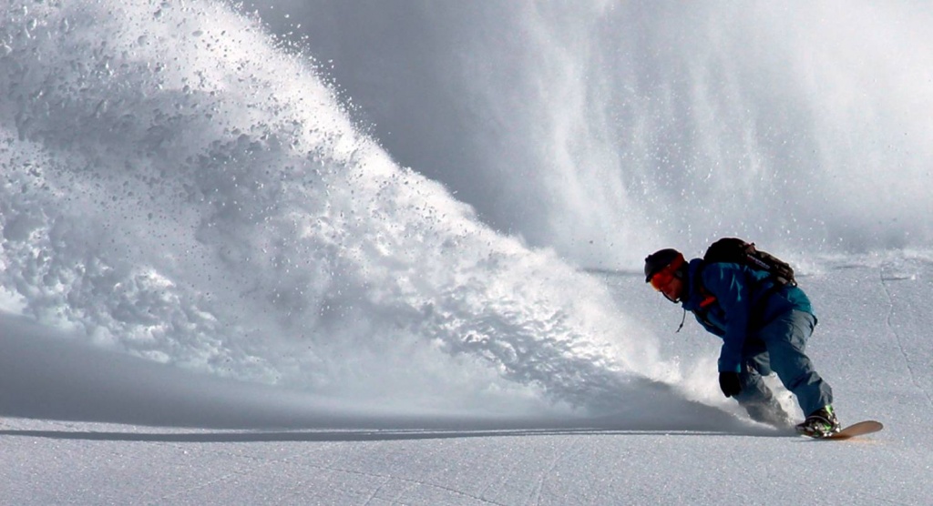 Снежный бум с К2ТУР: прокат лыж и сноубордов в Красной Поляне 