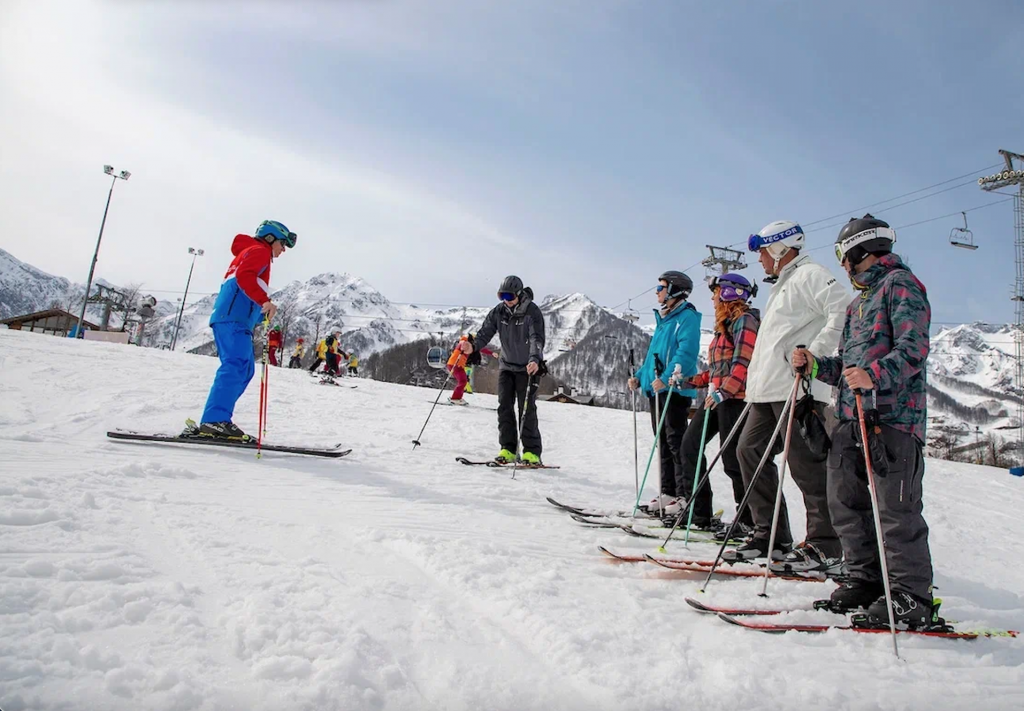 Инструктор Красная Поляна. Обучение катанию на лыжах и сноуборде Инструктор Красная Поляна. Обучение катанию на лыжах и сноуборде