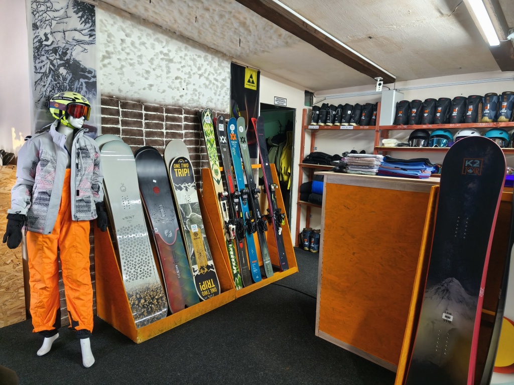 Прокат лыж и сноубордов в Шерегеше K2TOUR, горнолыжный Прокат 8-923-512-60-99 